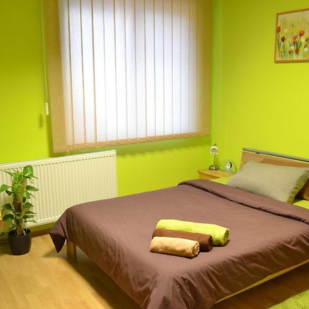 Byron Otel Zlaté Moravce Dış mekan fotoğraf