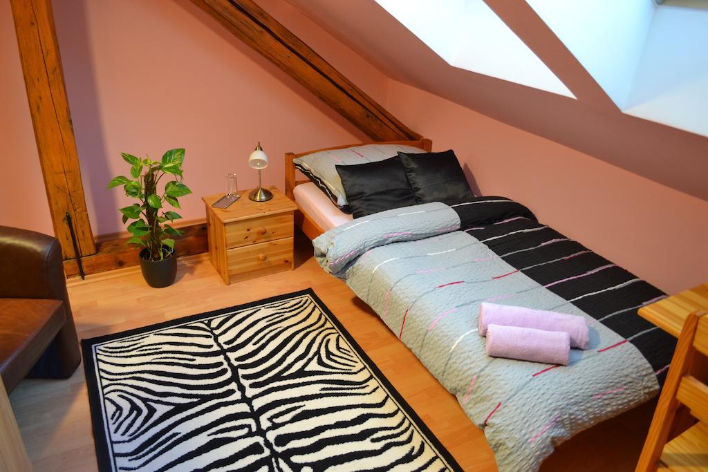 Byron Otel Zlaté Moravce Oda fotoğraf