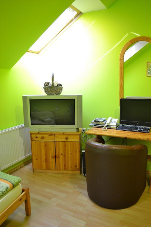 Byron Otel Zlaté Moravce Oda fotoğraf
