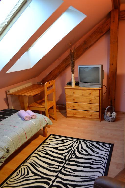 Byron Otel Zlaté Moravce Oda fotoğraf