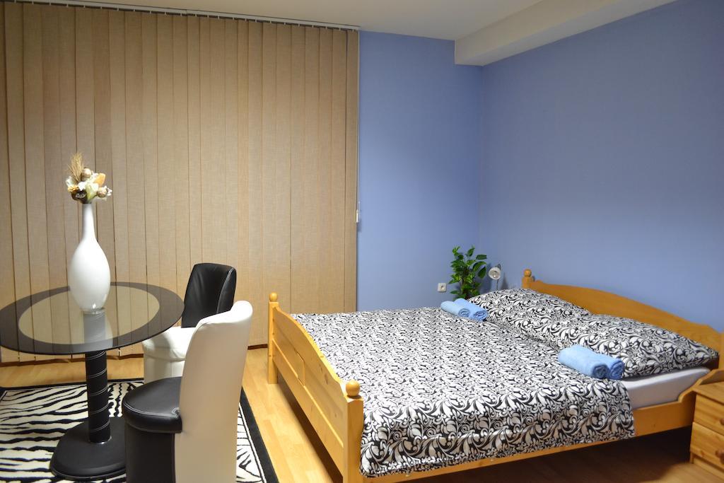 Byron Otel Zlaté Moravce Oda fotoğraf