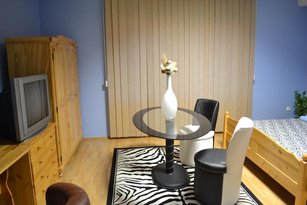 Byron Otel Zlaté Moravce Oda fotoğraf